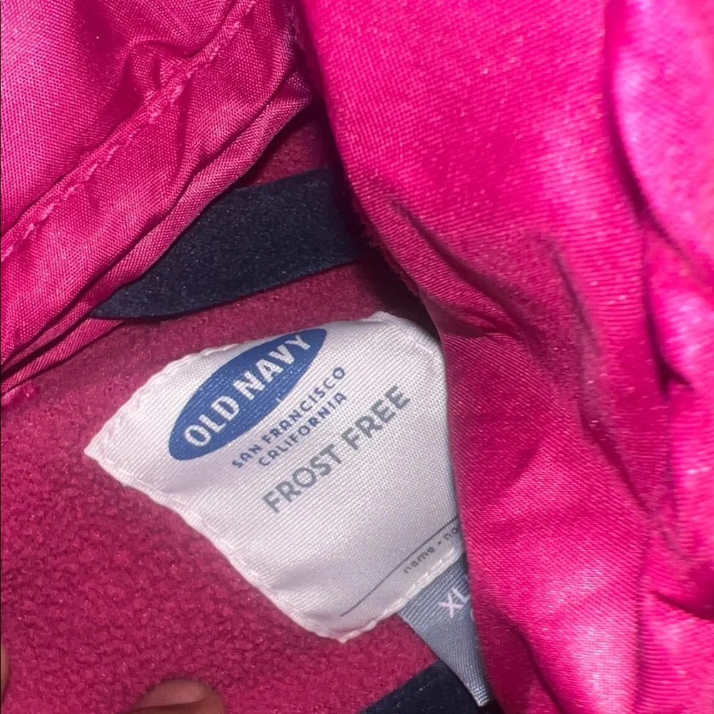 Kids Old Navy Fuchsia Puffer Jacket - Picture 2 of 8